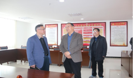 省委常委、省總工會主席馬吉孝等一行蒞臨青海物產集團公司視察，調研指導道路貨運企業建會、貨運司機入會等工作